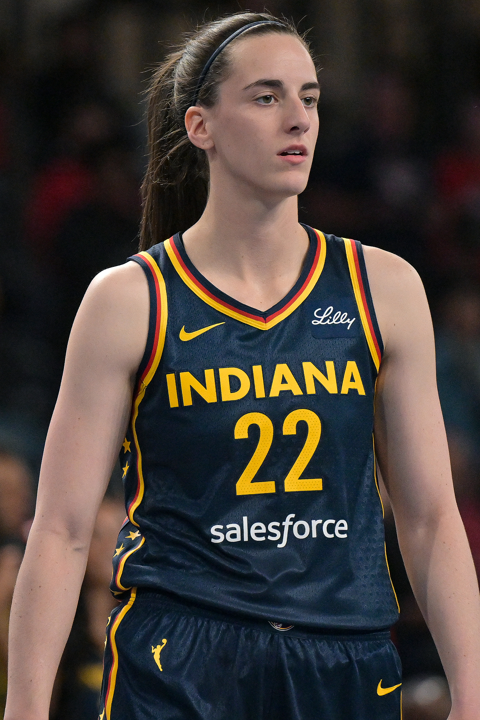 狂热半场全队11次助攻，8人轮转7名球员有助攻入账