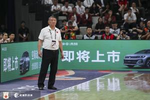 app下载-宫鲁鸣：现在的年轻球员运球突破还行但传球不行 这是最大短板