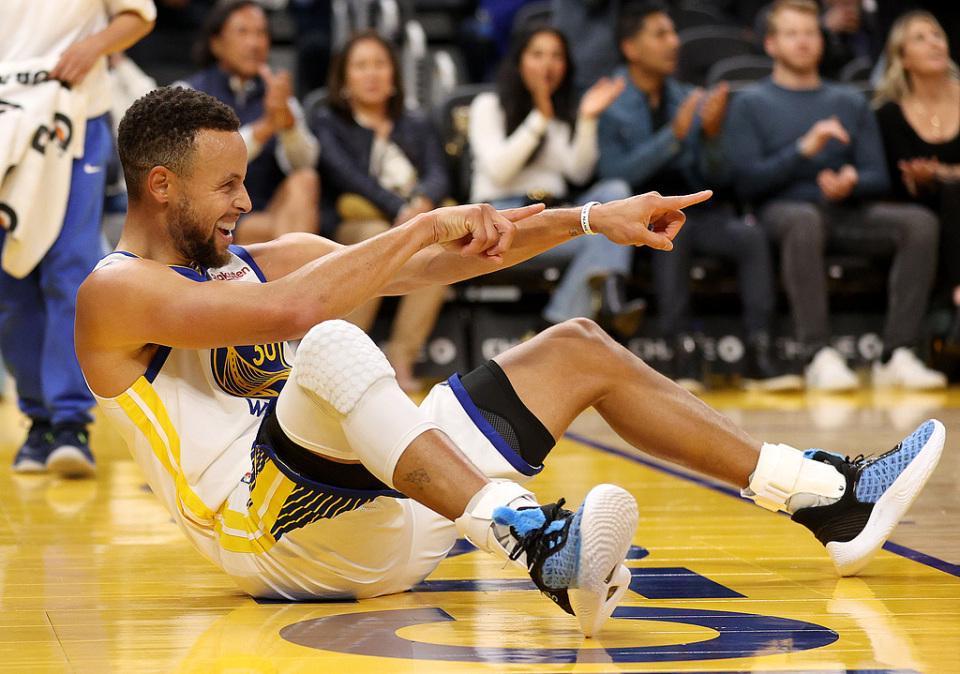 app下载-NBA本赛季球员年薪榜发布！库里第一 4.12亿元！詹姆斯跌出前十